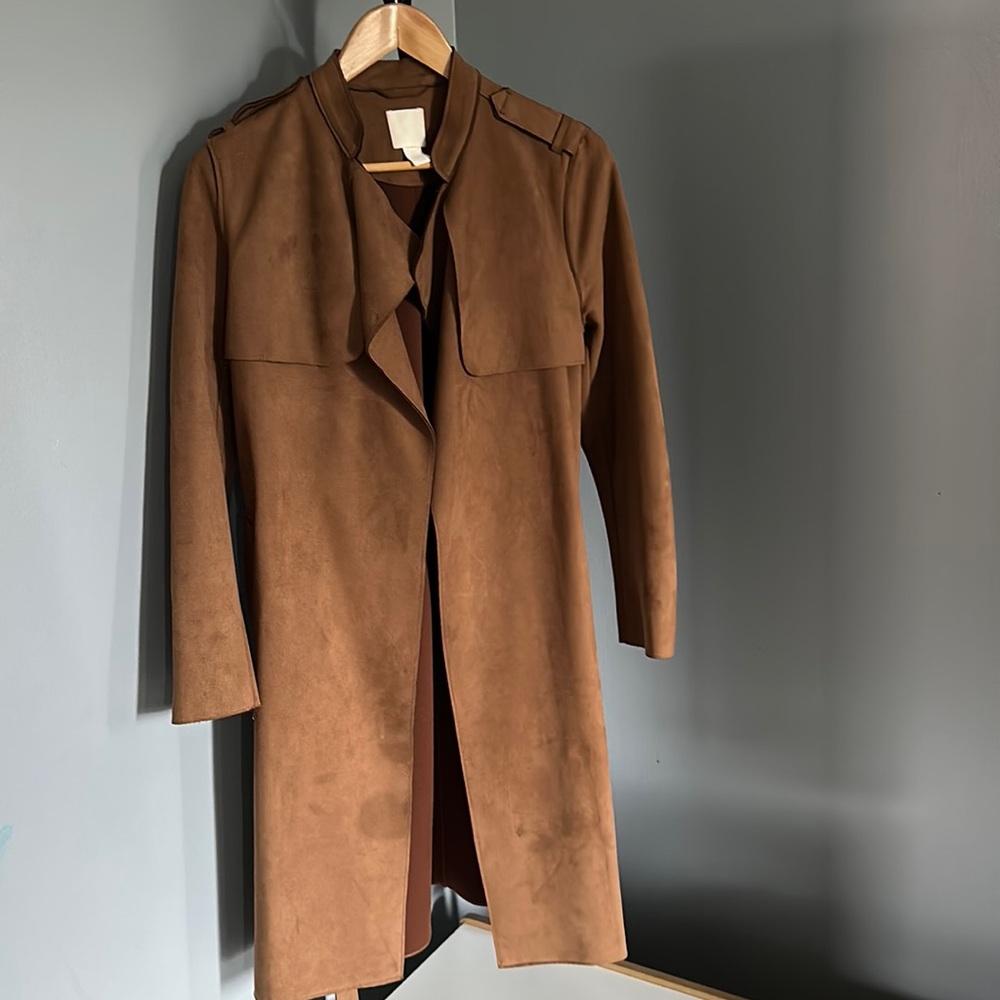 H&M brown P coat suede.